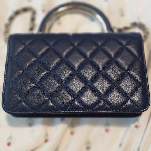 Chanel woc top handle - Picture 3 of 9